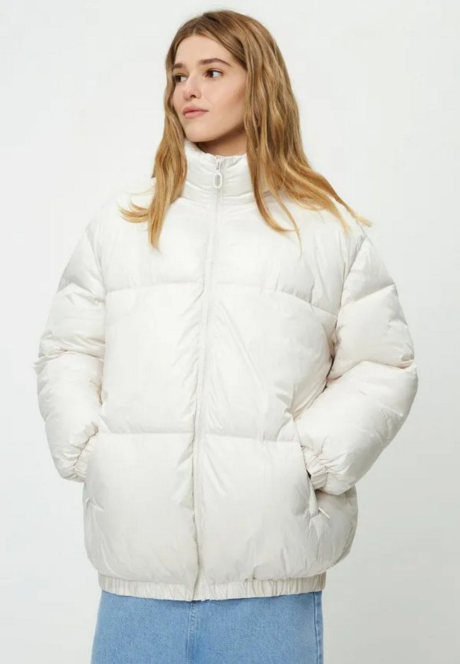 Куртка утепленная Zarina. Цвет: белый. Сезон: Осень-зима